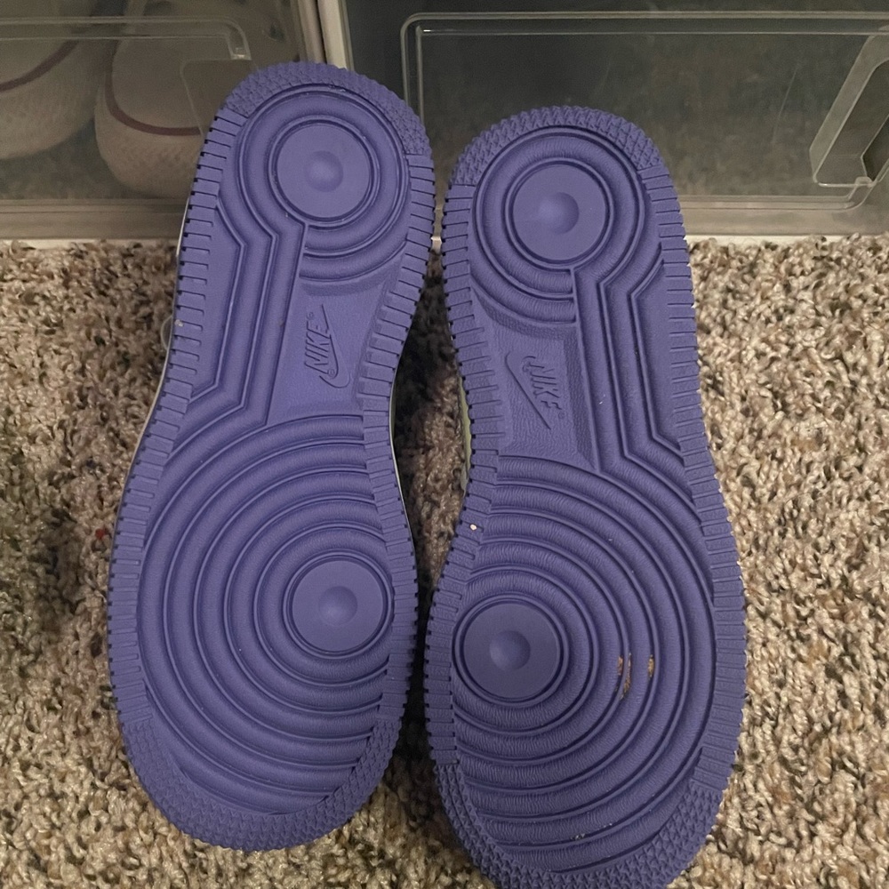 Sneakers - Picture 3 of 3